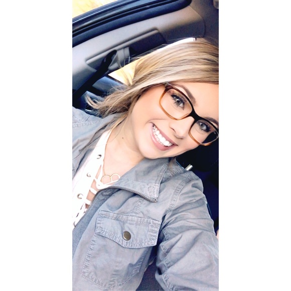 Meet your Posher, Bailey - Picture 1 of 1